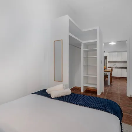 Casa Eusebia 아파트 아로나